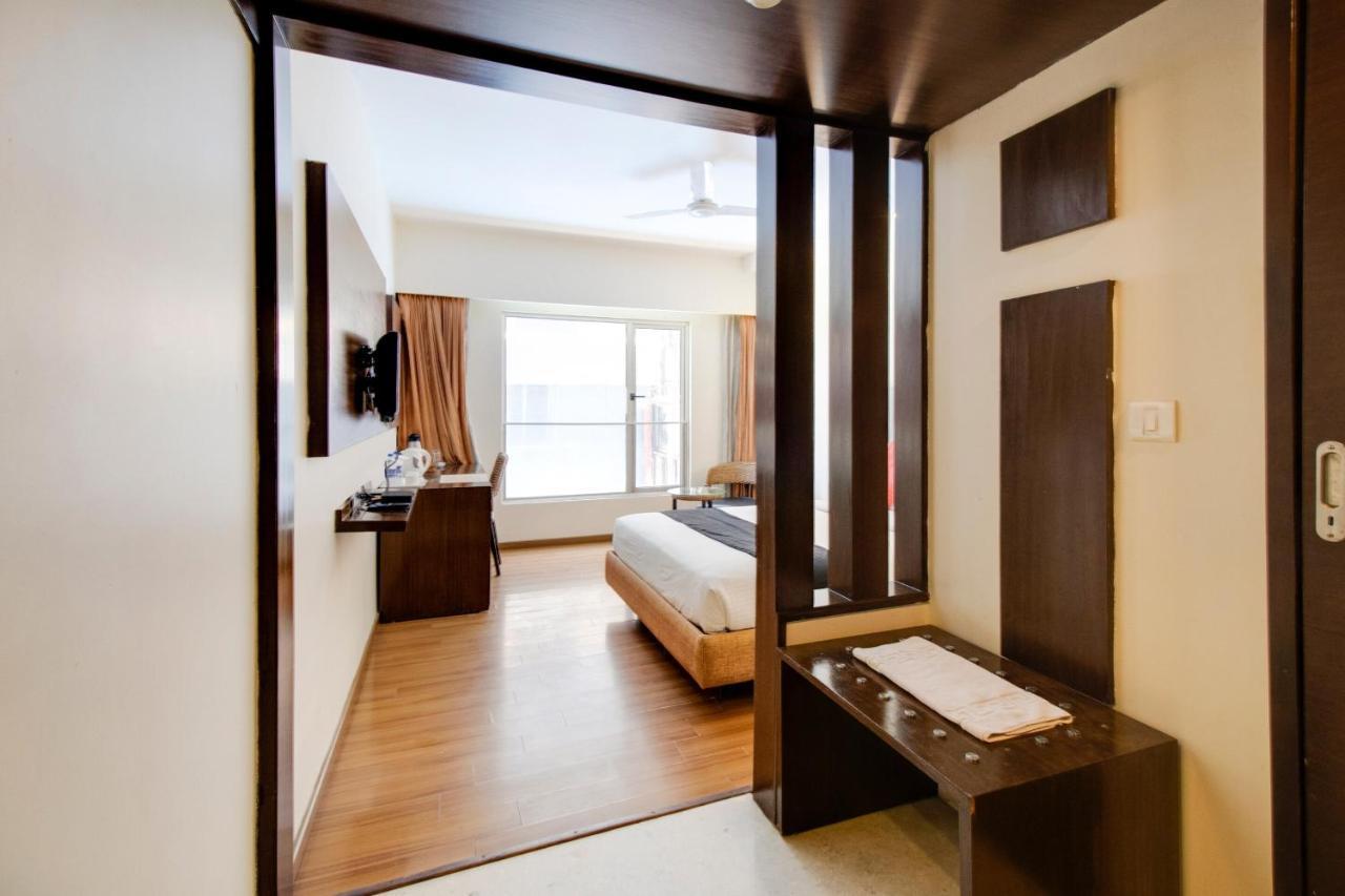 La Sara Hometel Bangalore Extérieur photo